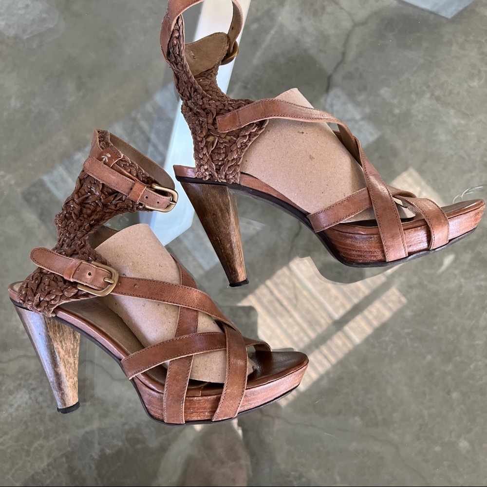 Henry Beguelin taupe leather w/ macrame leather ankle wrap sandals, sz 6.5.